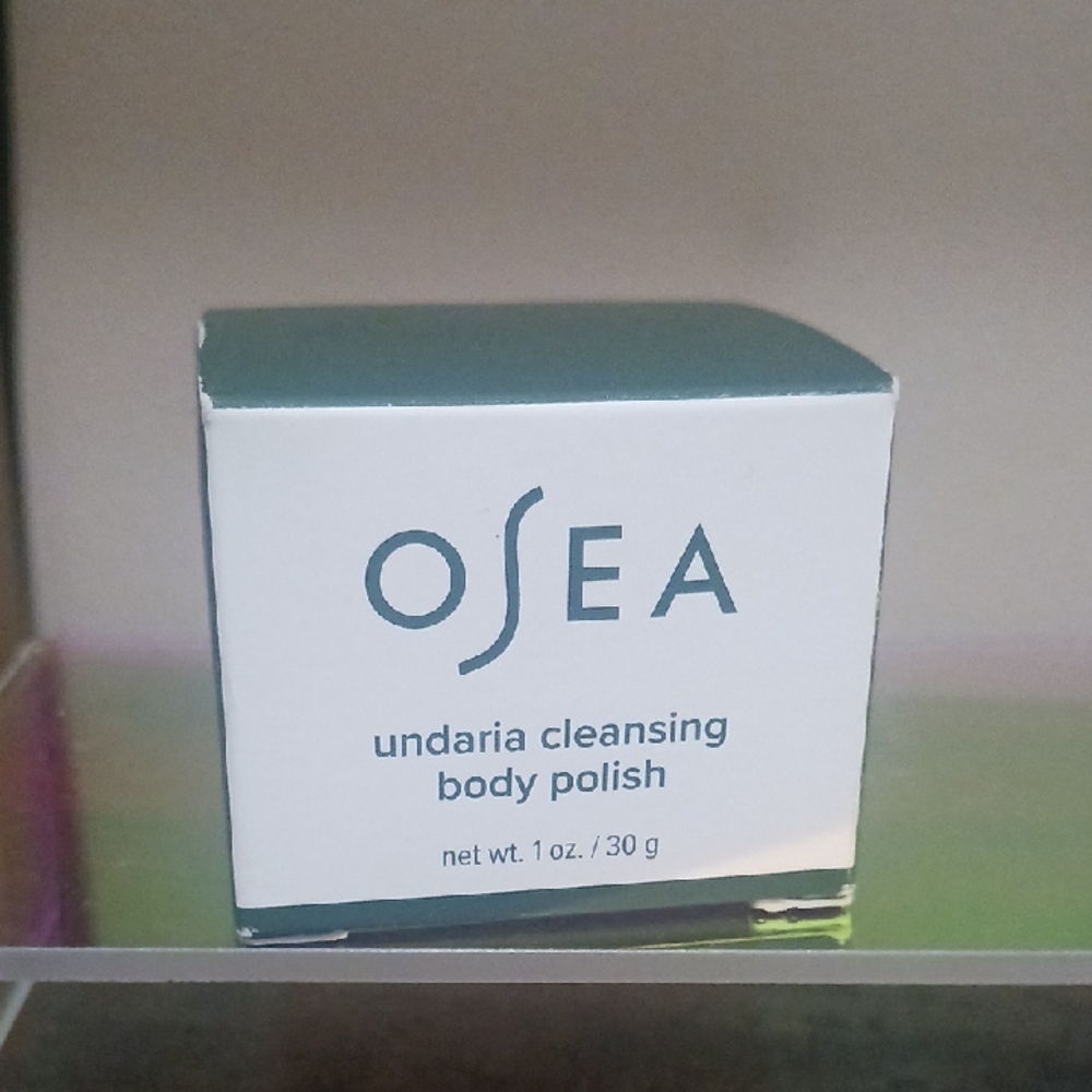 Sea White and Green Cleanser & Exfoliant